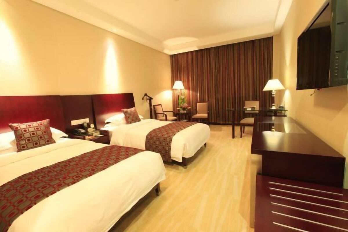 Desk, blackout drapes, free WiFi