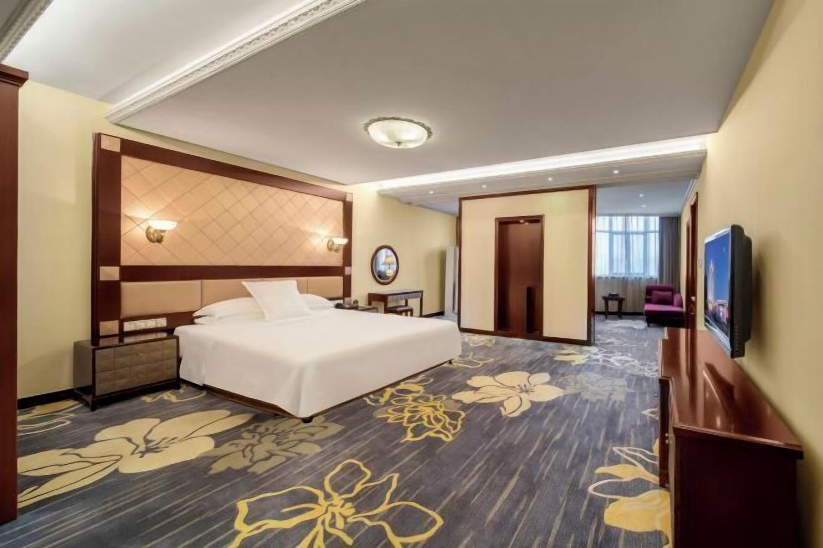 책상, 암막 커튼, 무료 WiFi