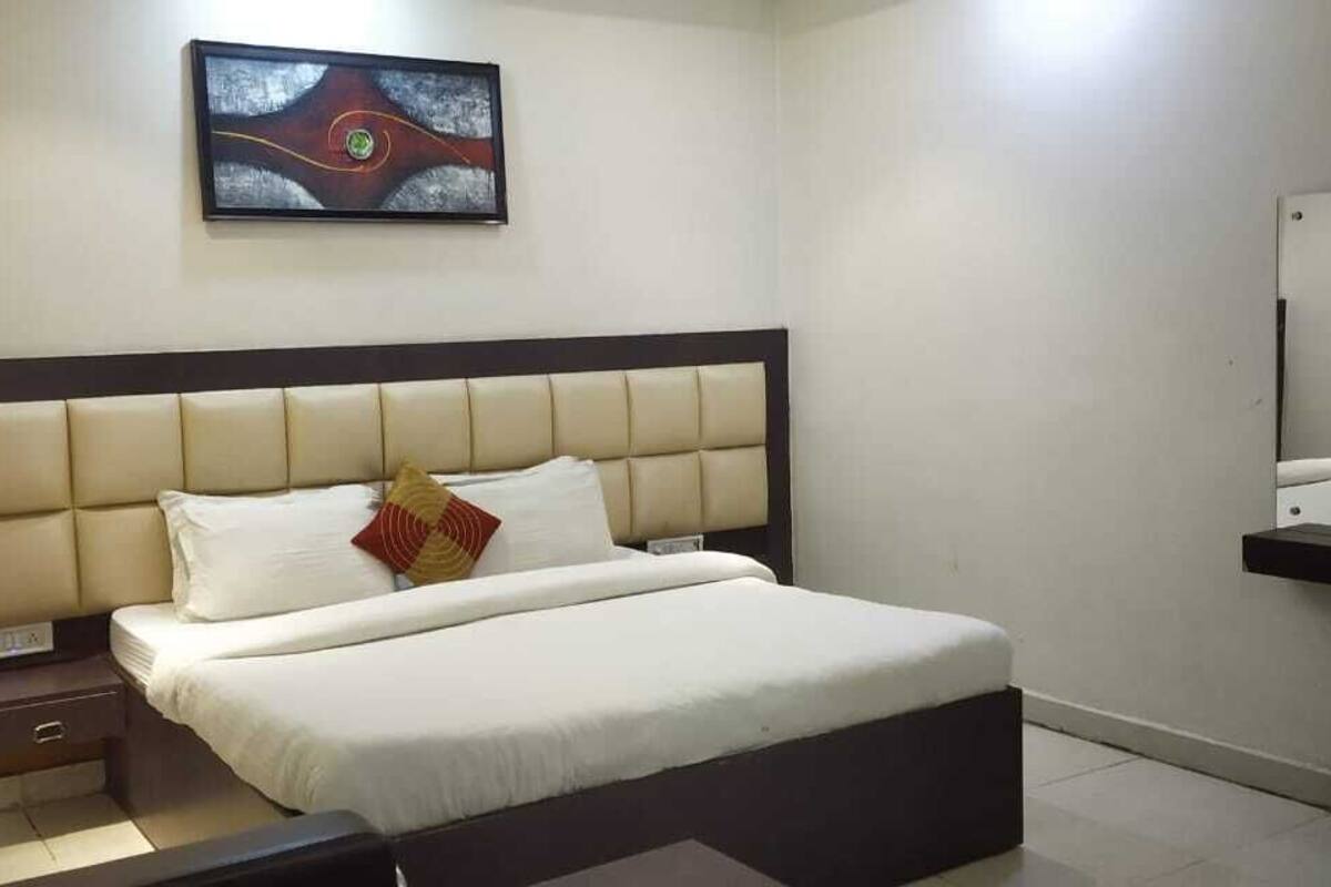 Egyptian cotton sheets, premium bedding, individually decorated