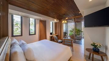 Estudio Deluxe, balcón, vistas a la ciudad (Garden View) | Servicio de la habitación