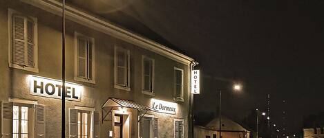 Majoituspaikan julkisivu