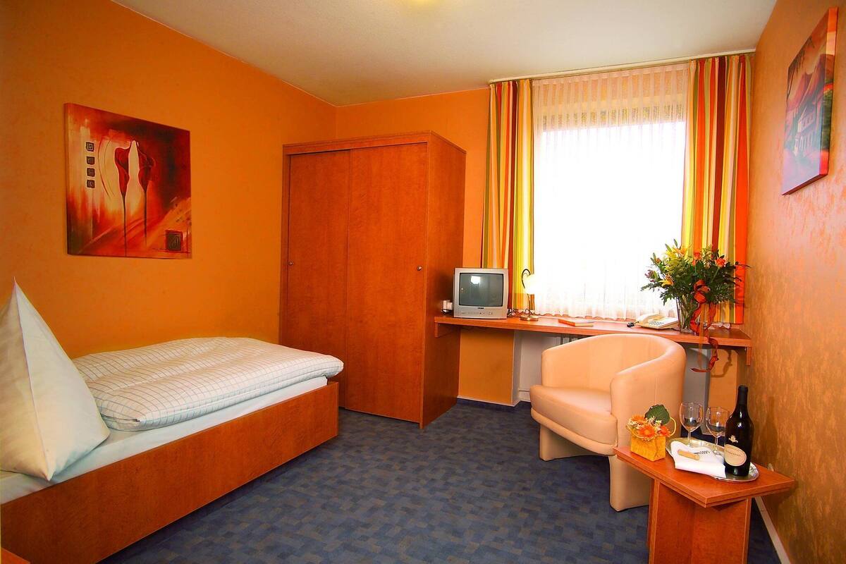 Standard Single Room | Minibar, desk, free WiFi