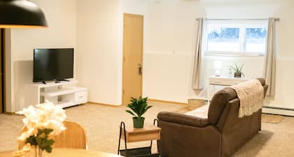 Comfortable Duplex in Nature - Minutes to Town