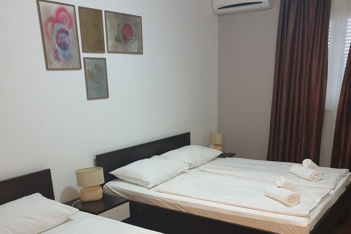 Chambre Triple Standard | Minibar, rideaux occultants, Wi-Fi gratuit, draps fournis