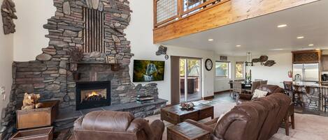 Platt-tv och eldstad