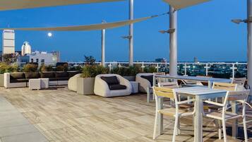 Apartment (1 Bedroom) | Balcony