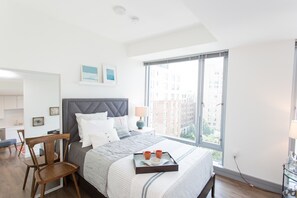 Apartment (1 Bedroom) | 1 bedroom, bed sheets - Luxurious 1bd/1ba Penthouse in Fenway - 1T (Boston)
