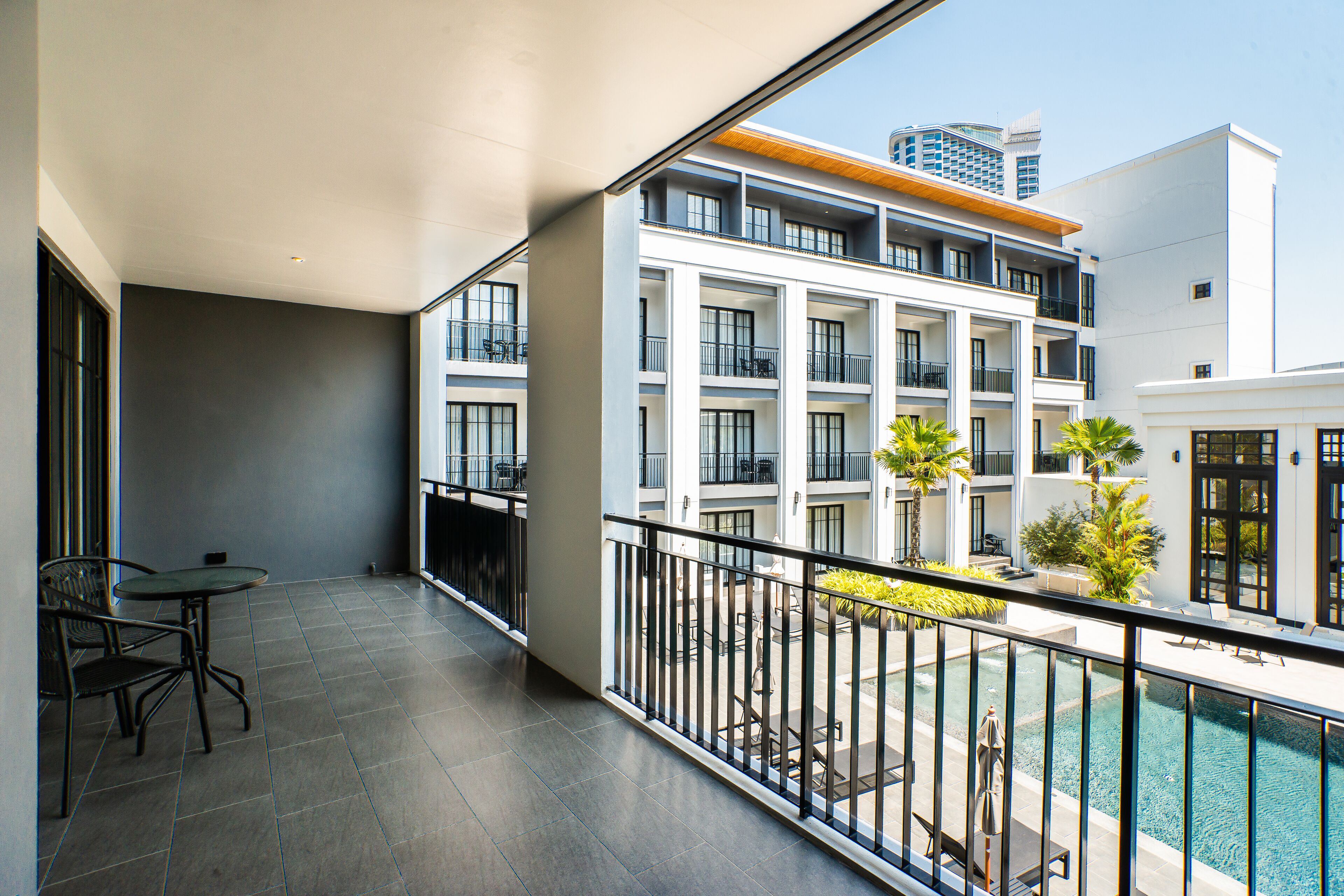 One Patio Suite | Terraza o patio