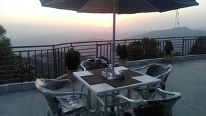 Mountain view - Days Inn Murree (Murree)