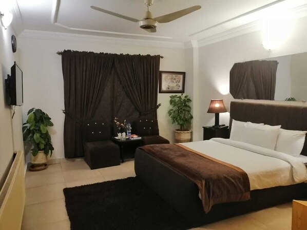 标准双人房 | 隔音、免费 WiFi