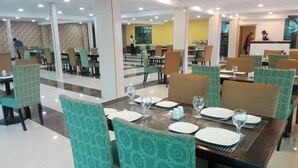 Restaurant - Days Inn Murree (Murree)