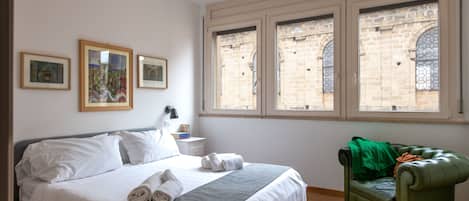 Suite, balcó | 1 dormitori, cobrellits, minibar i decoració individual