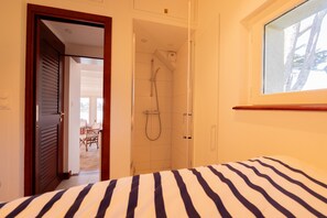 4 bedrooms, iron/ironing board, free WiFi, bed sheets - Lighthouse cottage 3* – exceptional seaview (Saint-Philibert)