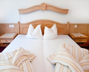 Desk, iron/ironing board, free WiFi - Garni Appartement Collina (Samnaun)