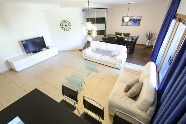 Luxury Apartment | Living area