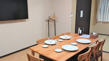 Building G | Living area | Flat-screen TV