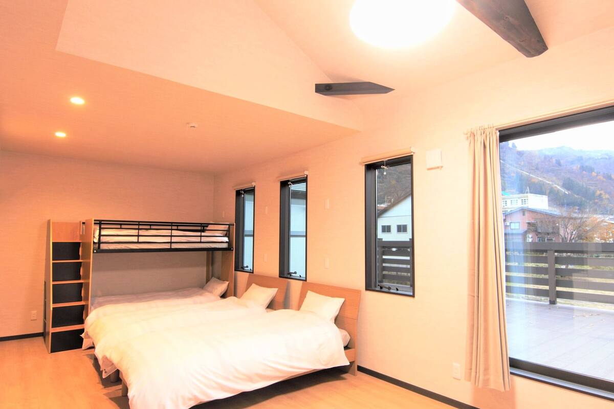 Huis (Building H) | Verduisterende gordijnen, gratis wifi, beddengoed