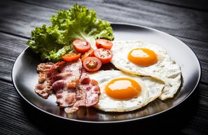 Daily continental breakfast for a fee - Cozy apartment in city center (Ashgabat)