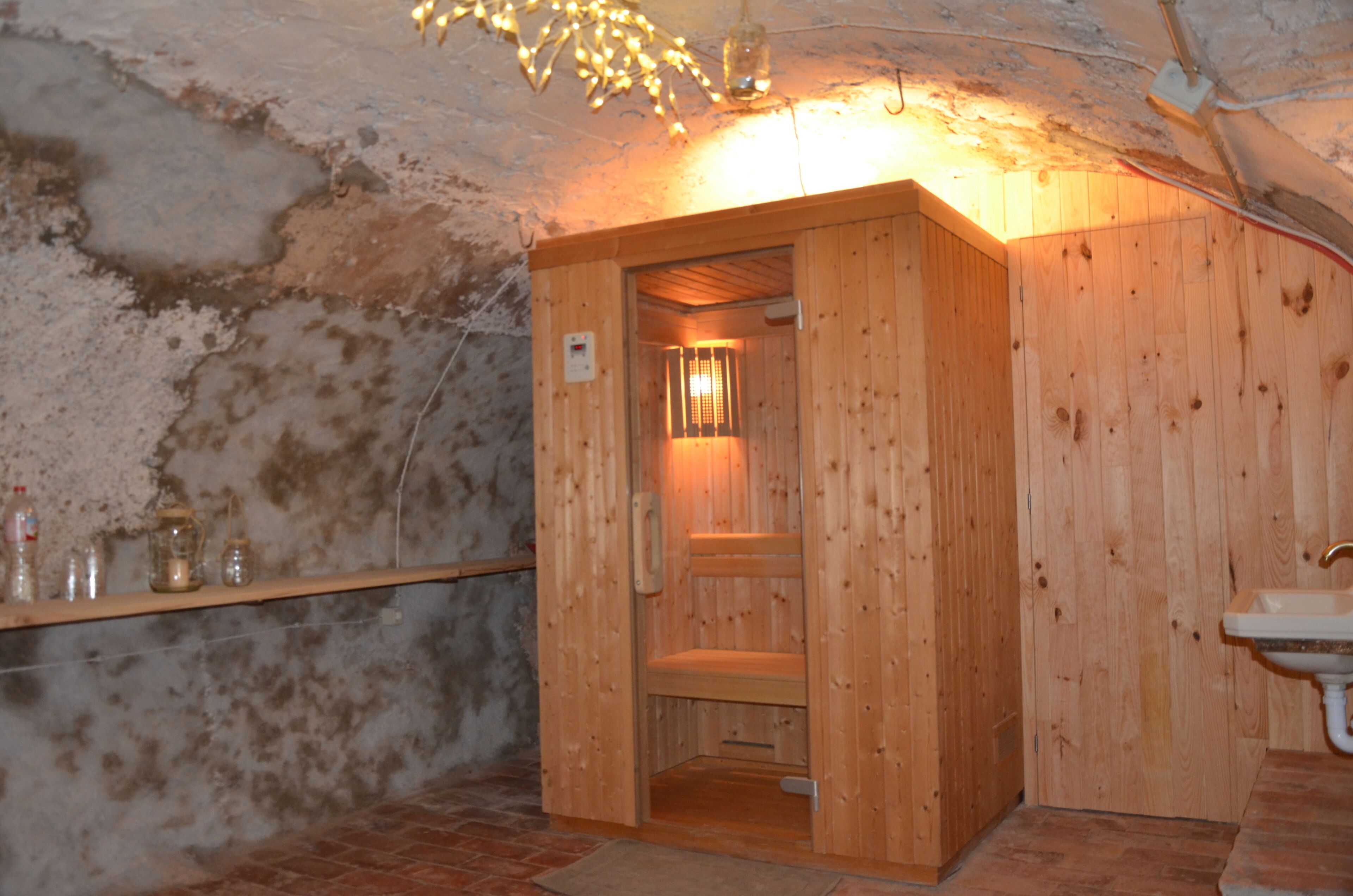 sauna, hot tub, deep-tissue massages, prenatal massages, sports massages