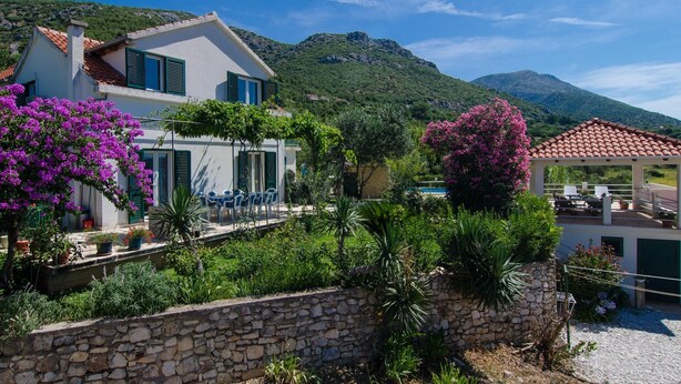 House, 4 Bedrooms | Garden view