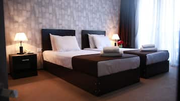 Comfort Twin Room, Courtyard View | Premium bedding, minibar, in-room safe, individually decorated