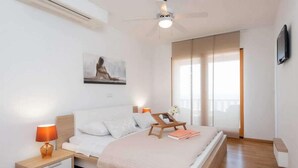 Villa, frente al mar | 5 habitaciones, espacio para trabajar con laptop y insonorización 