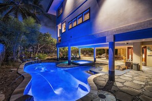 Pool - Luxury Beachfront Home w/ Pool, Spa, AC & Stunning Sunset Views at Mermaid Cove (Kailua Kona)