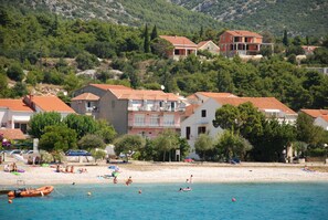 Beach nearby - Studio Apartments Lulak (Orebic)