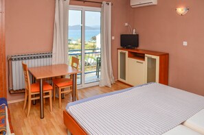 Studio (Large) | Living area | Flat-screen TV - Studio Apartments Lulak (Orebic)