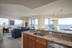 Interior - Gateway Grand 1213 with 4BR, 3BA sleeps 10 and includes linens! (Ocean City)