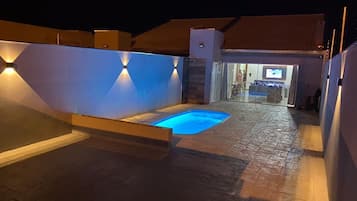 Inomhuspool och uppvÀrmd pool
