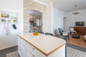 Villa, 4 Bedrooms | In-room dining - Villa Orebić (Orebic)