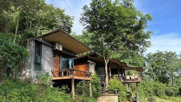 Double Room | Free WiFi, bed sheets