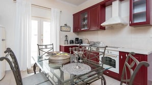 Villa, 4 chambres | Repas dans la chambre