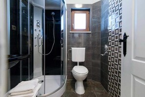 Villa, 4 Bedrooms | Bathroom