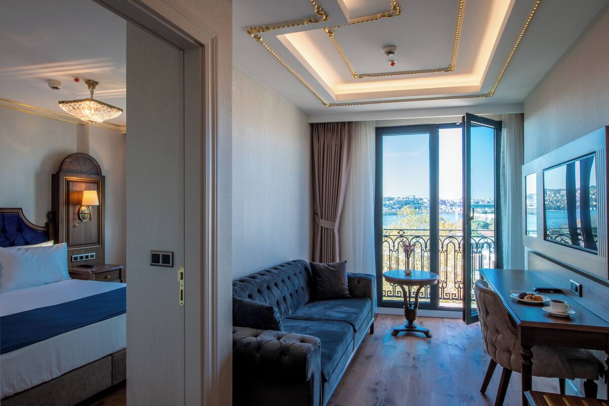 Premium bedding, minibar, in-room safe, desk