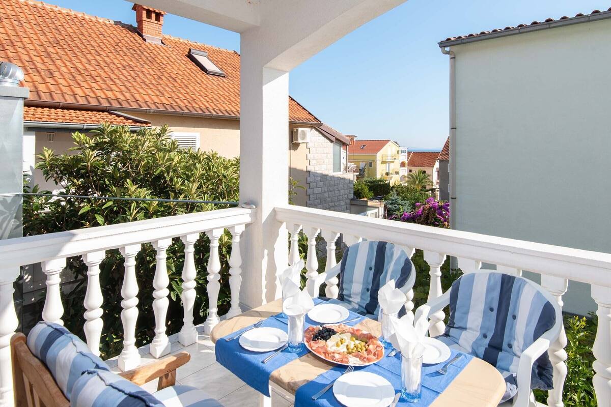 Quarto casal, sacada, vista para o mar | Vista da sacada