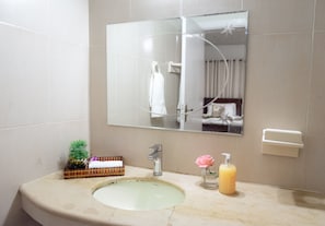 Bathroom - Quality Lodges Bhurban (Bhurban)