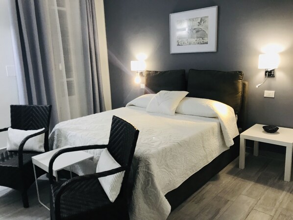 2 chambres, fer et planche à repasser, Wi-Fi, draps fournis