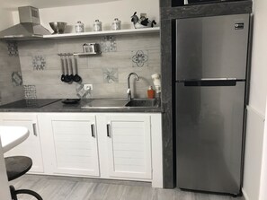 Micro-ondes, cafetière/bouilloire