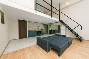 แกรนด์อพาร์ทเมนท์ | ห้องนั่งเล่น | สมาร์ททีวี