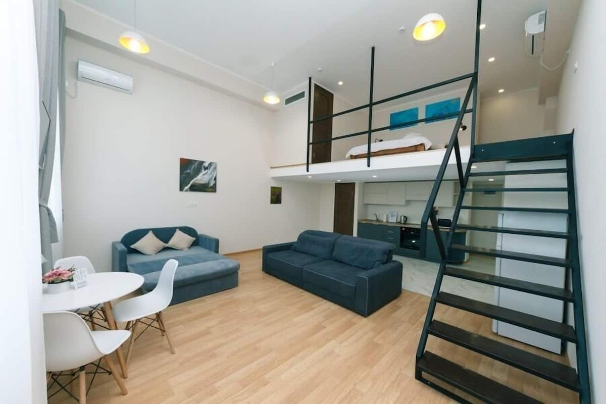 1 habitación, ropa de cama de alta calidad, cubrecamas y escritorio