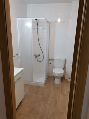 Hair dryer, towels - Hostal El Alba (Brunete)