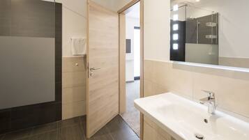 Apartemen, 2 kamar tidur | Kamar mandi | Handuk