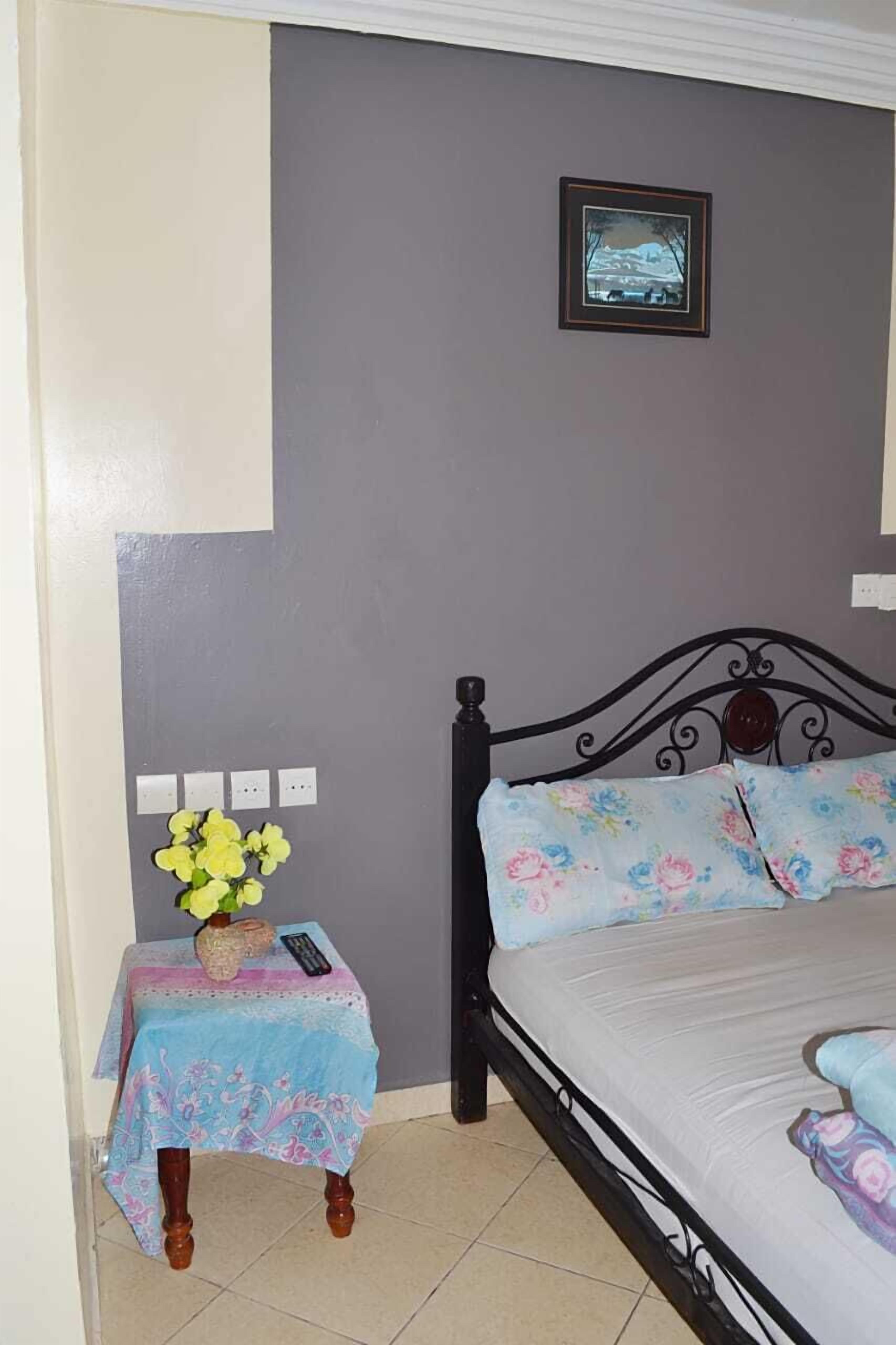 Economy Double Room | Laptop workspace, blackout curtains, free cots/infant beds, free WiFi