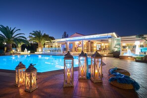 Bar à beira da piscina