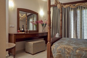 Habitación doble | Minibar, escritorio, sistema de insonorización y wifi gratis
