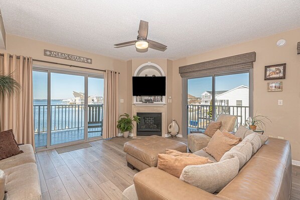 Fireplace, DVD player