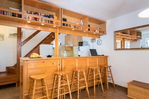House, 3 Bedrooms | In-room dining