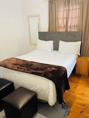 Habitació Comfort, 1 dormitori, no fumadors, cantonada | 1 dormitori, wifi gratuïta i roba de llit